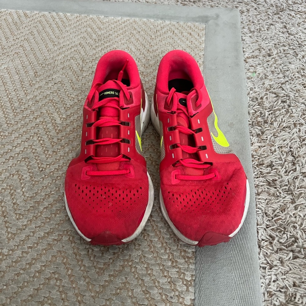 Nike Vomero 16